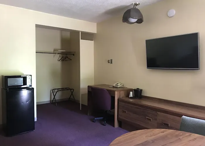 Allenwood Motel