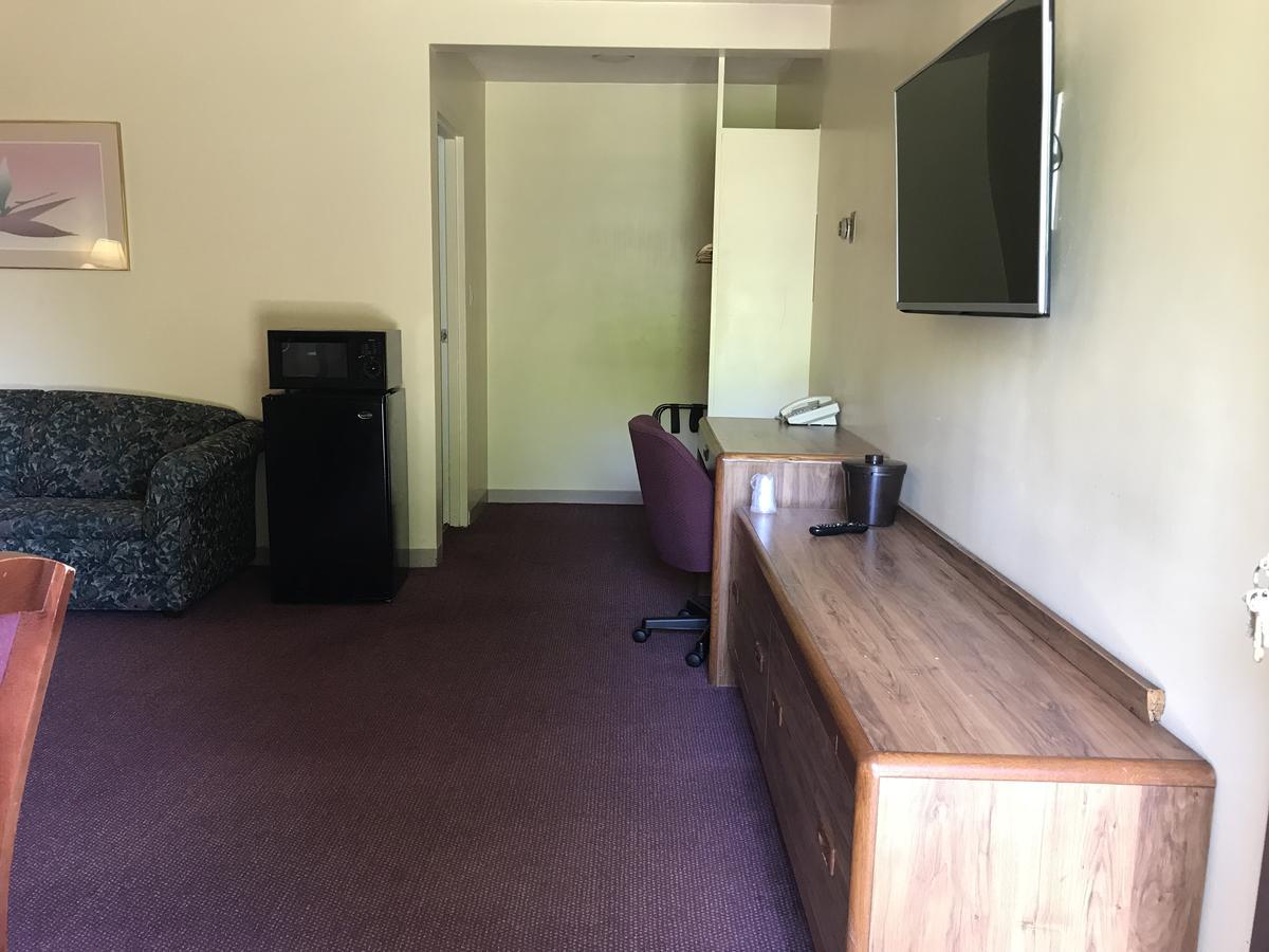 Allenwood Motel 2*
